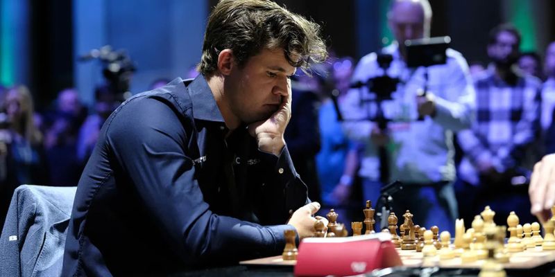 Magnus Carlsen có thật sự là kẻ gian lận